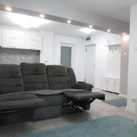Apartament Sarra Targoviste Buitenkant foto
