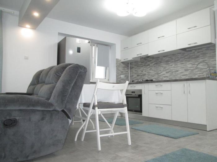 Apartament Sarra Targoviste Buitenkant foto