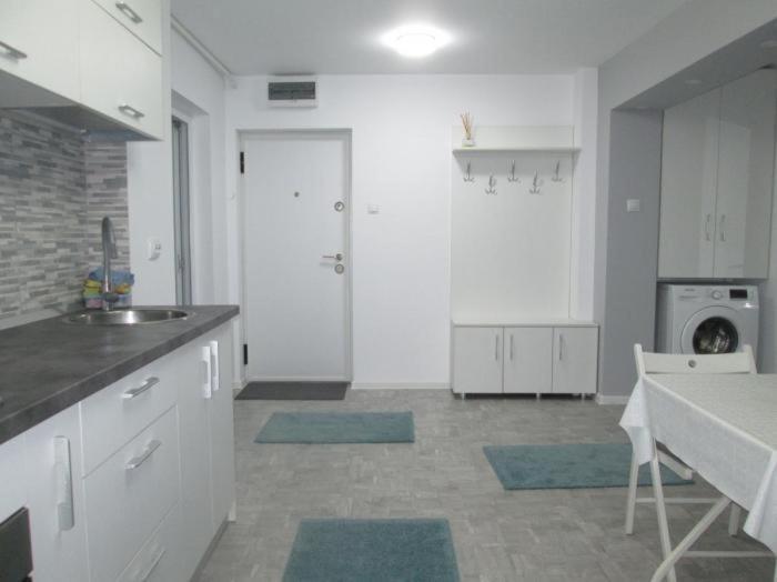 Apartament Sarra Targoviste Buitenkant foto