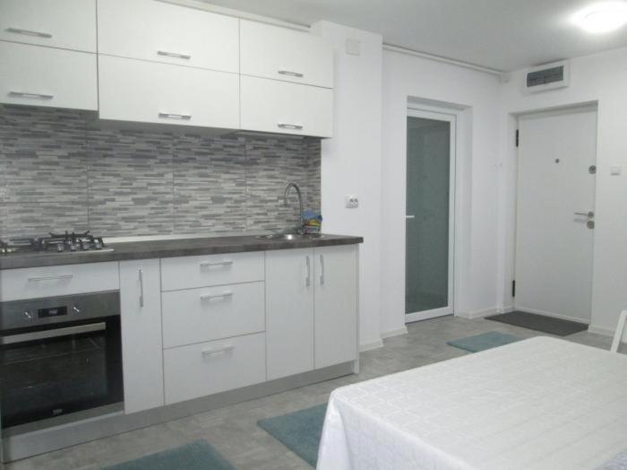 Apartament Sarra Targoviste Buitenkant foto